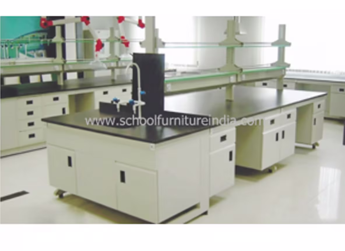 white creamy tone lab a table in center with black slab over it